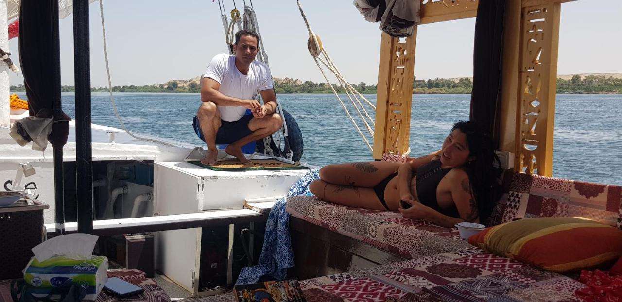 Nile Sunrise Felucca Boat Private Rental Luxor Exterior foto